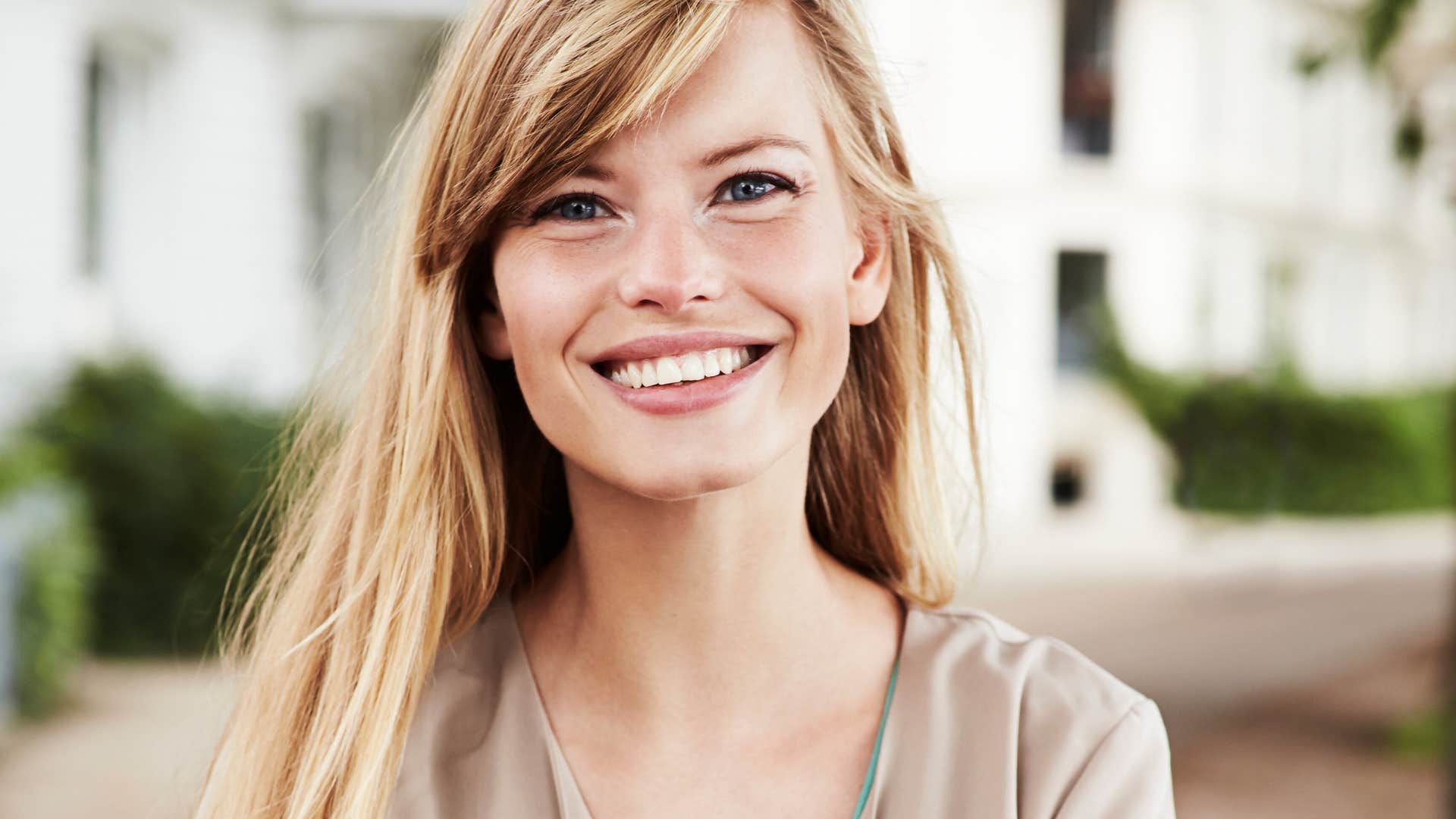 people with blue eyes have distinct personality traits that normal eyed people dont have they can be cautious