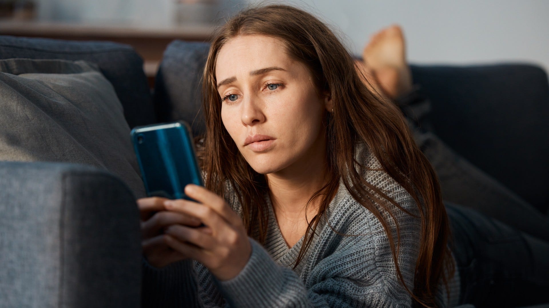 woman with lots of acquaintances as she struggles to feel chosen
