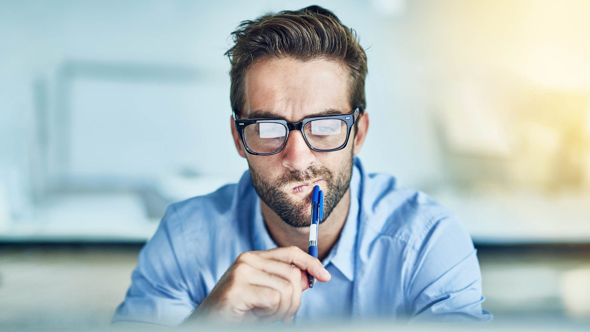 man who still writes things down instead of typing remembering things more deeply
