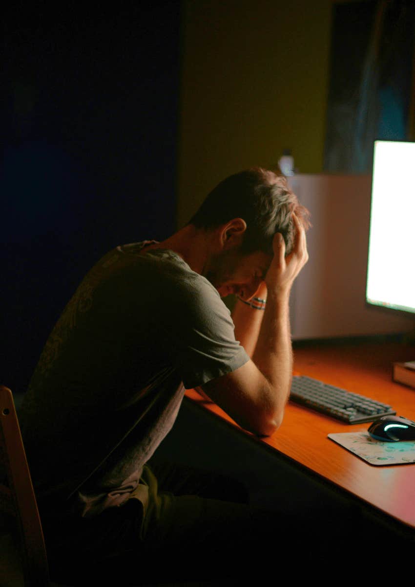 feeling defeated and hopeless signs someone's not OK even if look fine