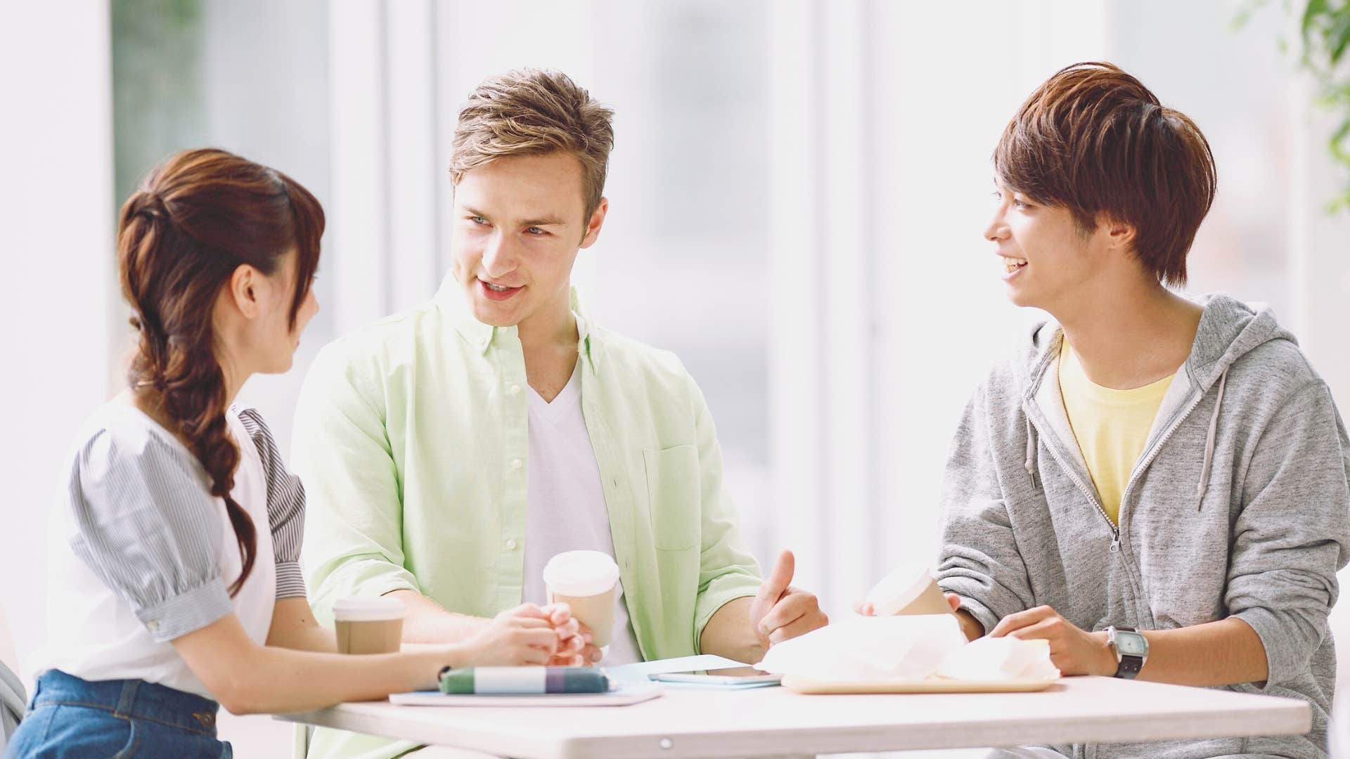 quiet signs people tend to like you more than you think they make eye contact