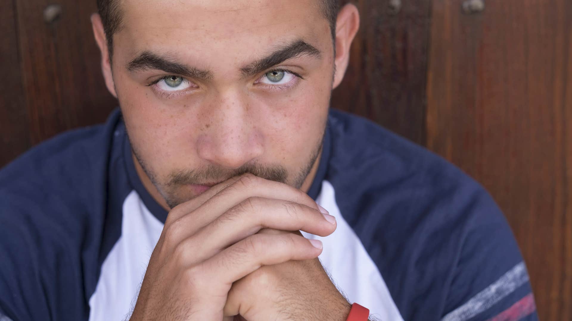 man doing a double-take because he saw someone beautiful