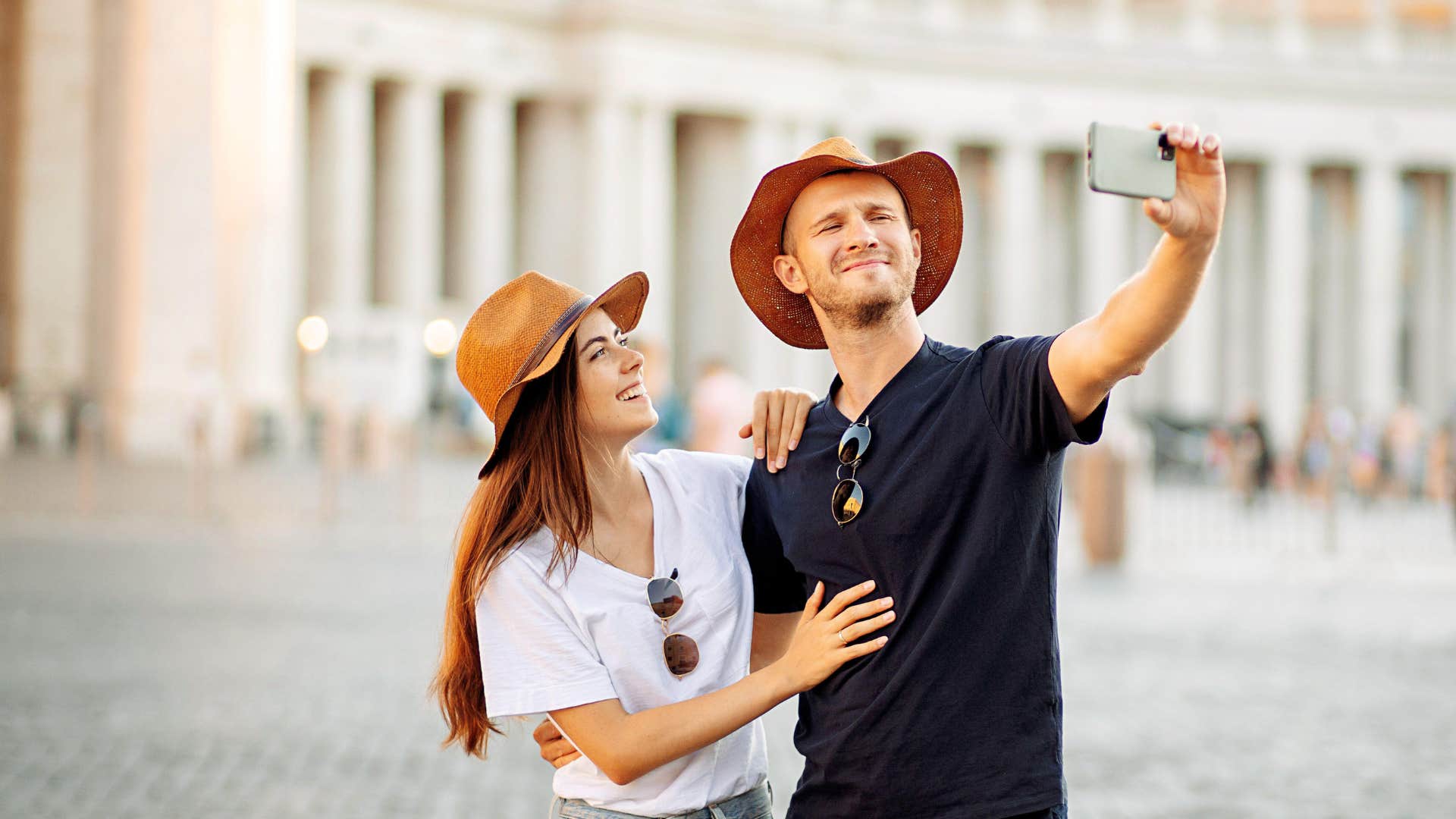 signs a man isnt ready for the kind of love he claims to want he cant kick the single lifestyle