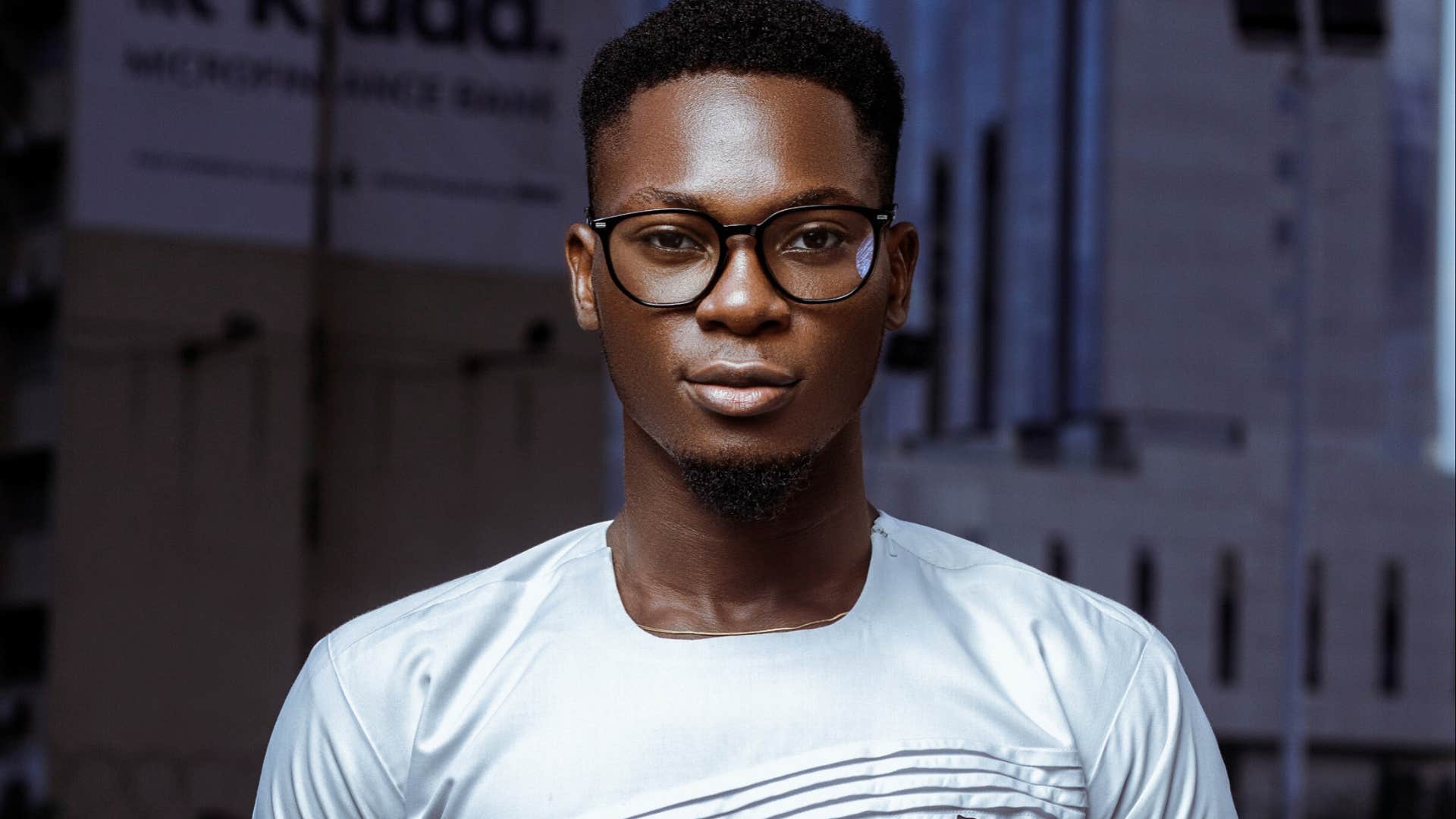 signs of a man who loves attention more than commitment he pulls away often