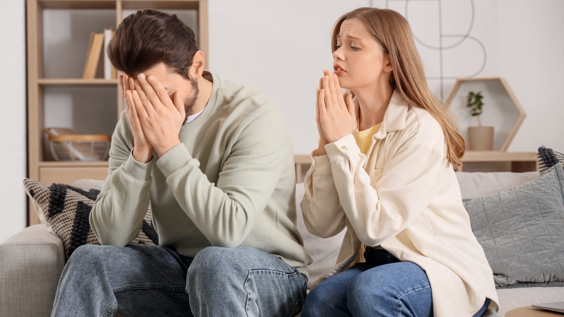 woman who apologizes when she's wrong as a sign she's the kind of woman her parents raised her to be