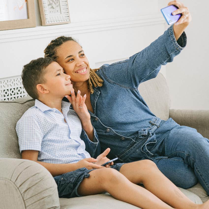 mom taking pictures with her kid to post without consent
