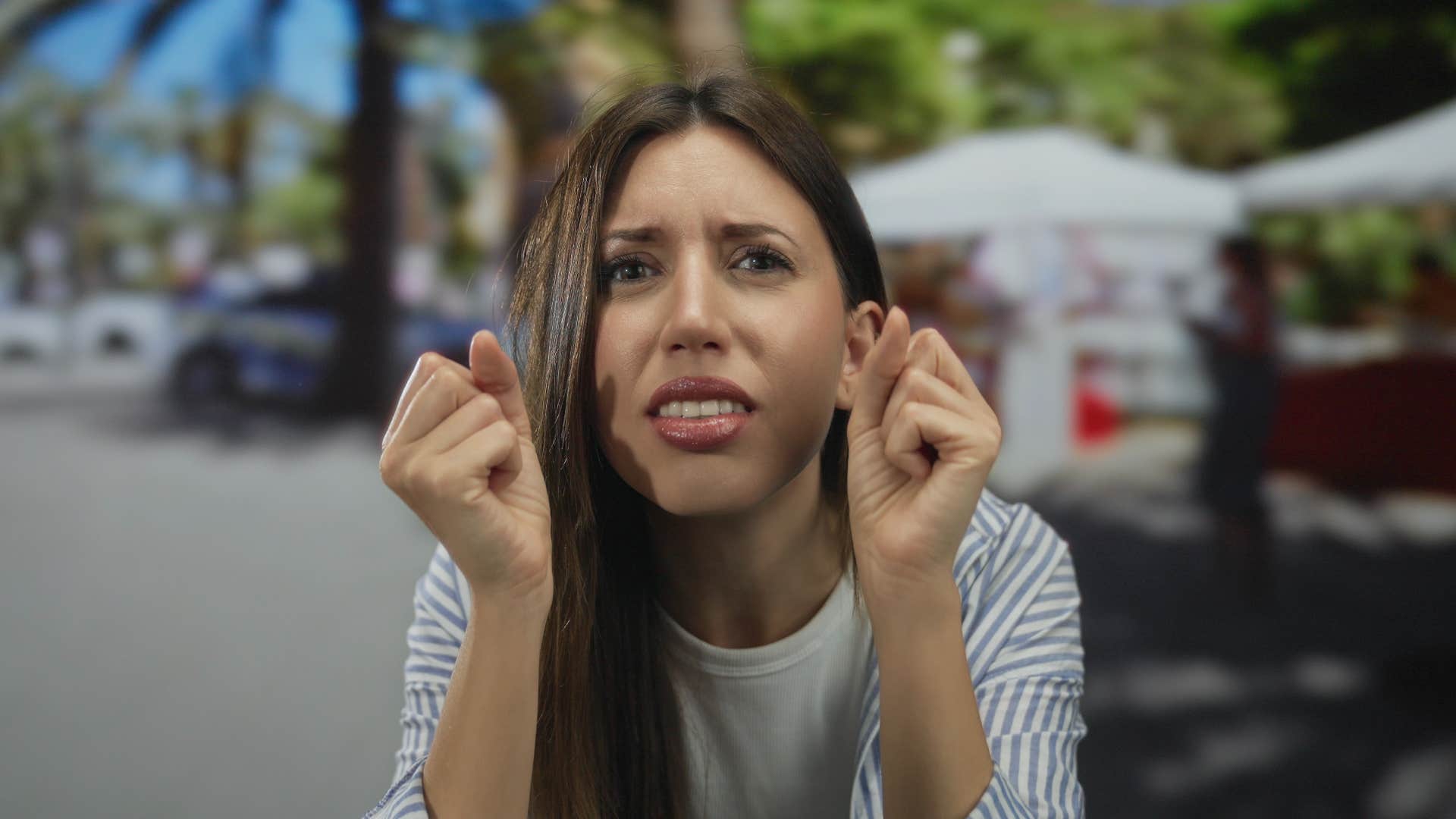 a person loud chewing and unnecessary noises makes a highly introverted person fly into a rage