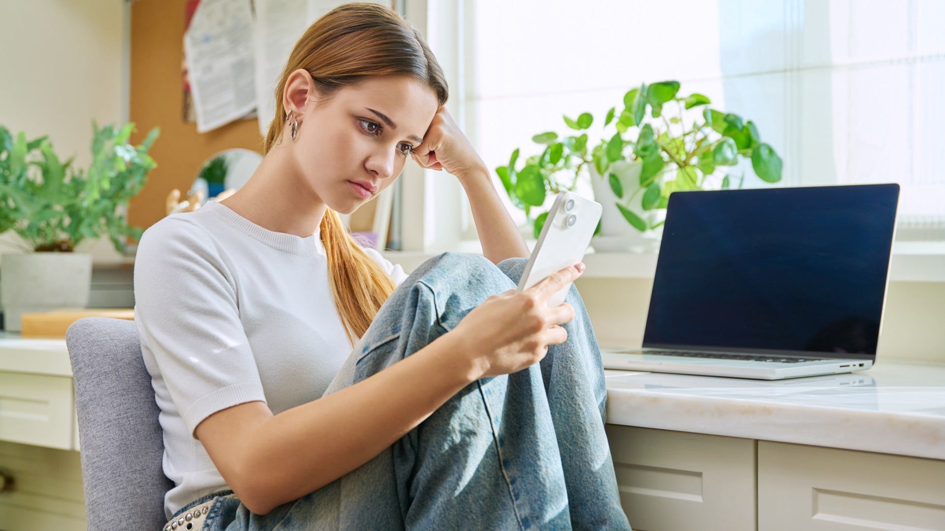 teen girl navigating cyber conflict that would have shocked parents in the 80s