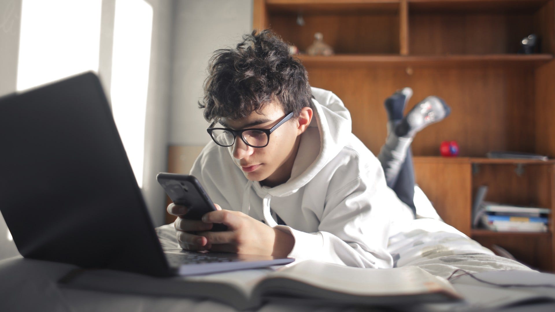 teen spending more time indoor than outdoors that would have shocked parents in the 80s