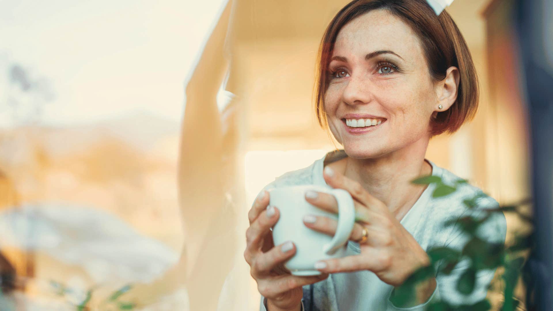 wait to check your phone until after 10AM to stay healthy long-term