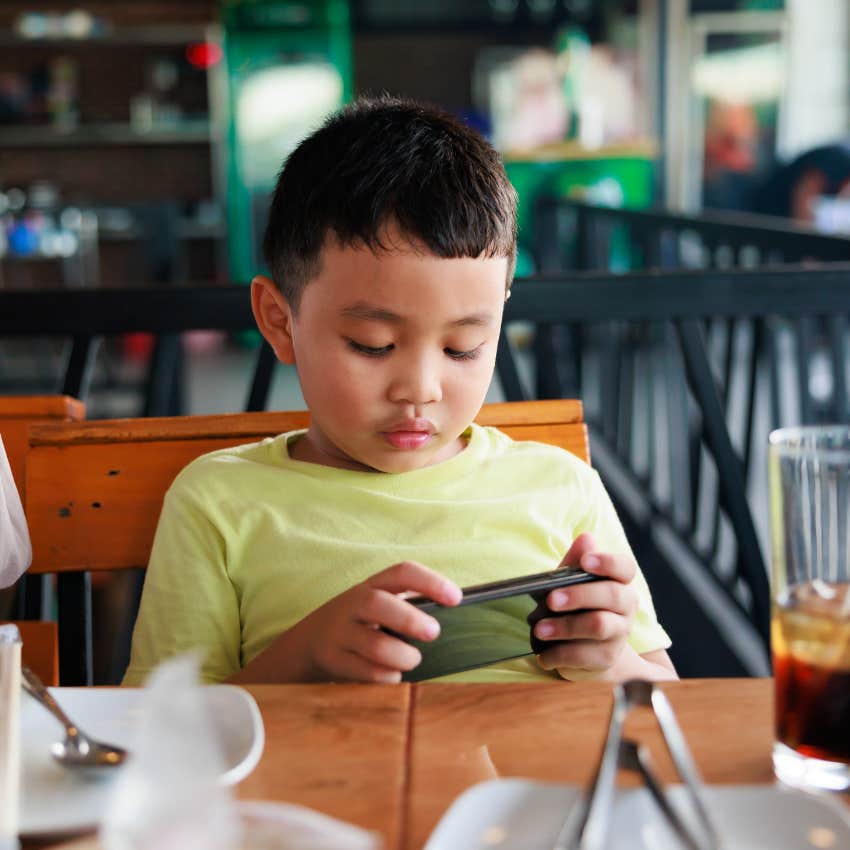 ipad kid never disciplined because screen time negatively affects behavior