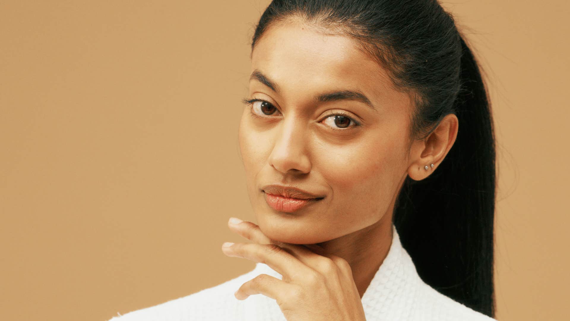 woman with great skin use RLT to improve skin complexion and diminish wrinkles