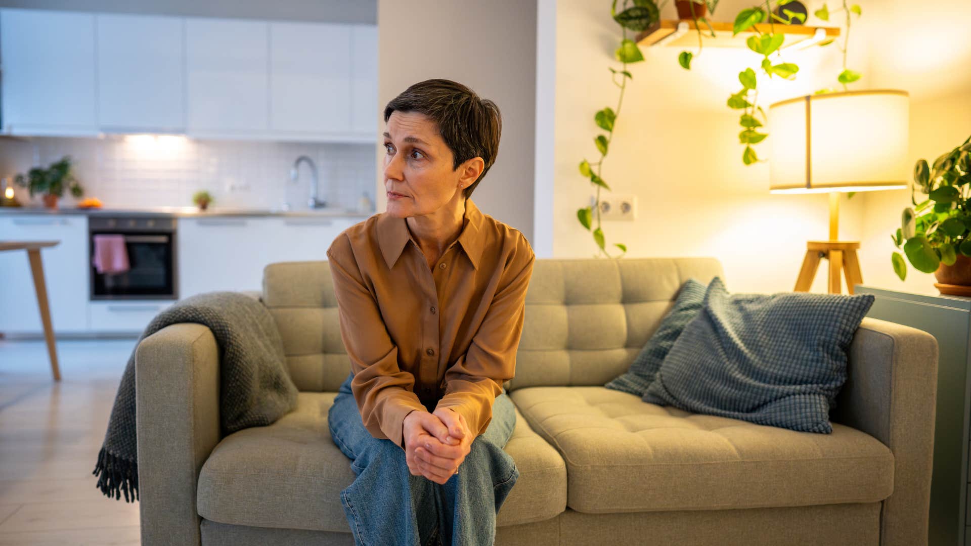 women who fall for emotionally unavailable men usually share these self sacrificing traits they are insecure