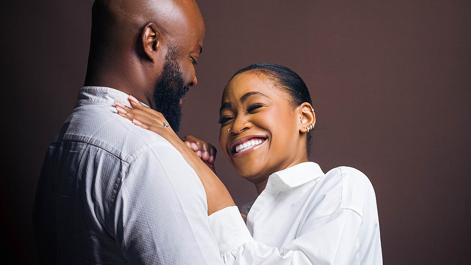 women who fall in love too quickly too often usually have these quiet habits they ignore their independence 