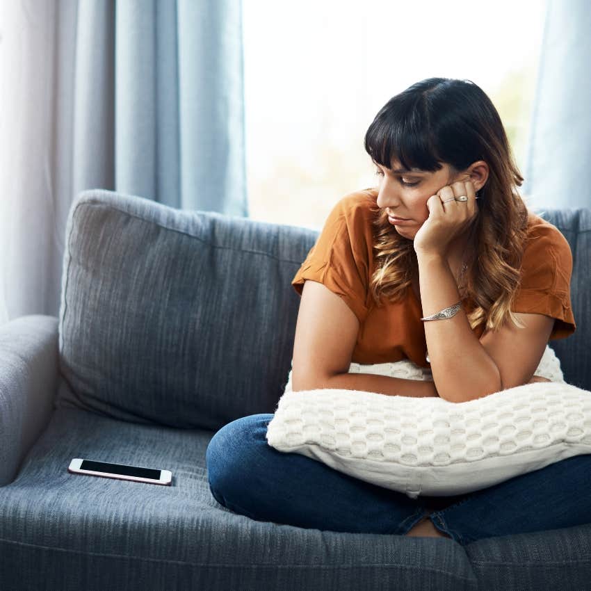 Narcissist waiting for text messages