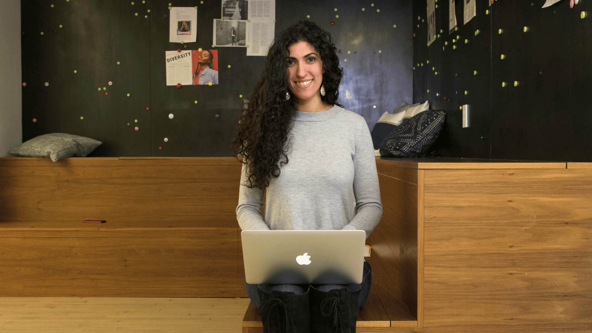 before quitting a stable job consider freelancing