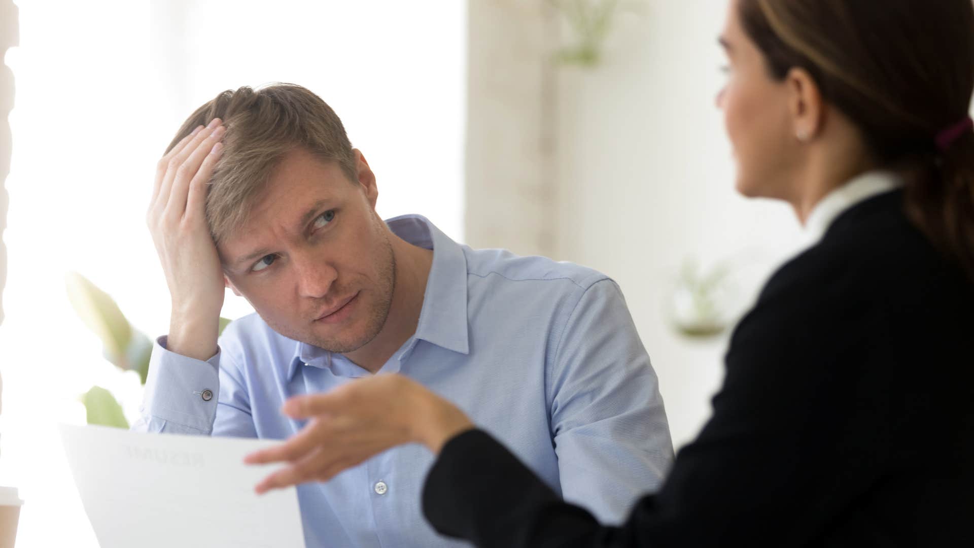 Recruiter rejects applicant's resume showing mistake formatting