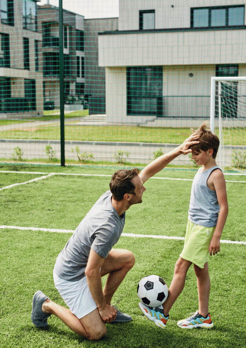 encouraging parent allowing their child to fail