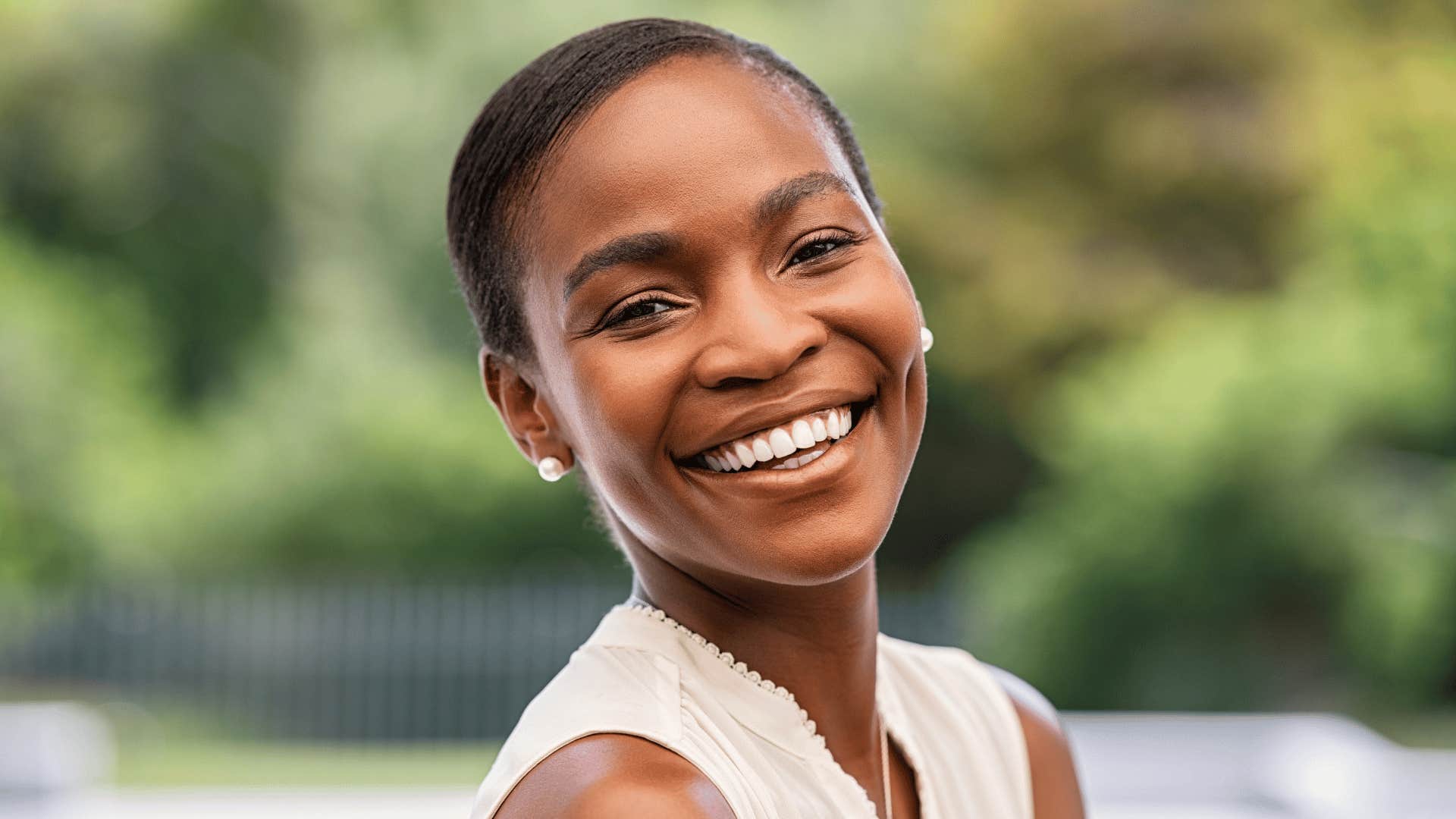 woman who thinks at a much higher level than average as she notices patterns in behaviors and events