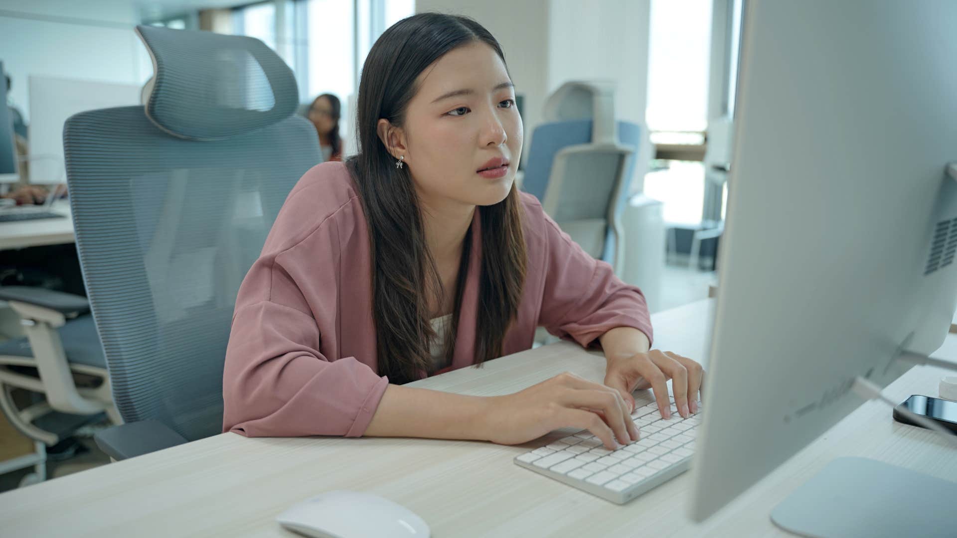 woman struggling with wage gap