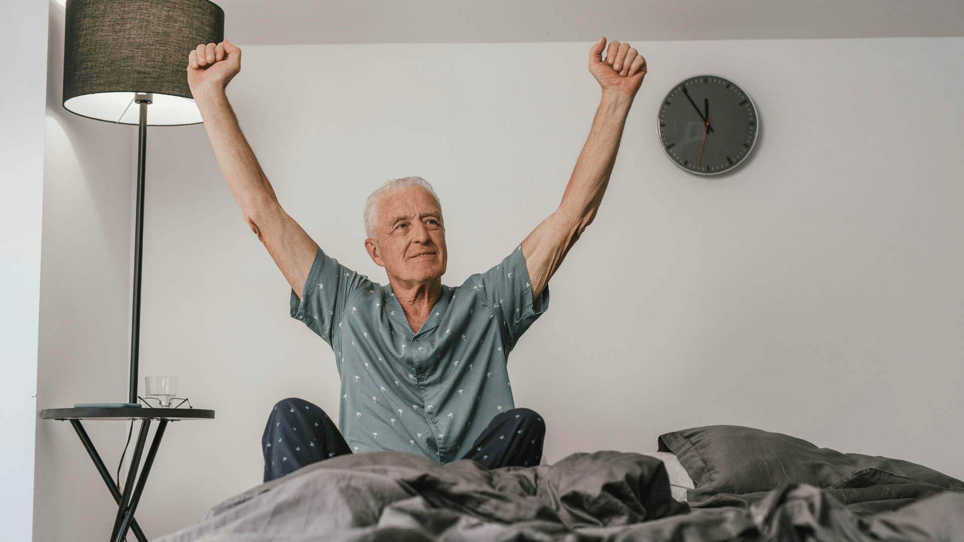 people in 70s keep a regular wake up time to stay mentally sharp