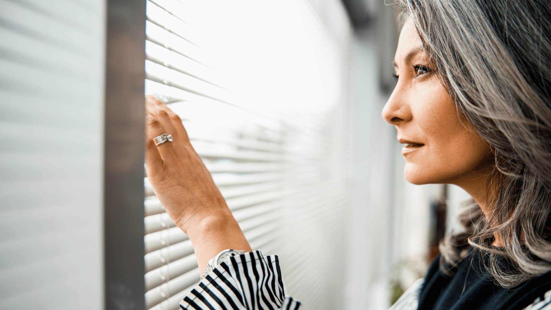 people in 70s let the sun in to stay mentally sharp