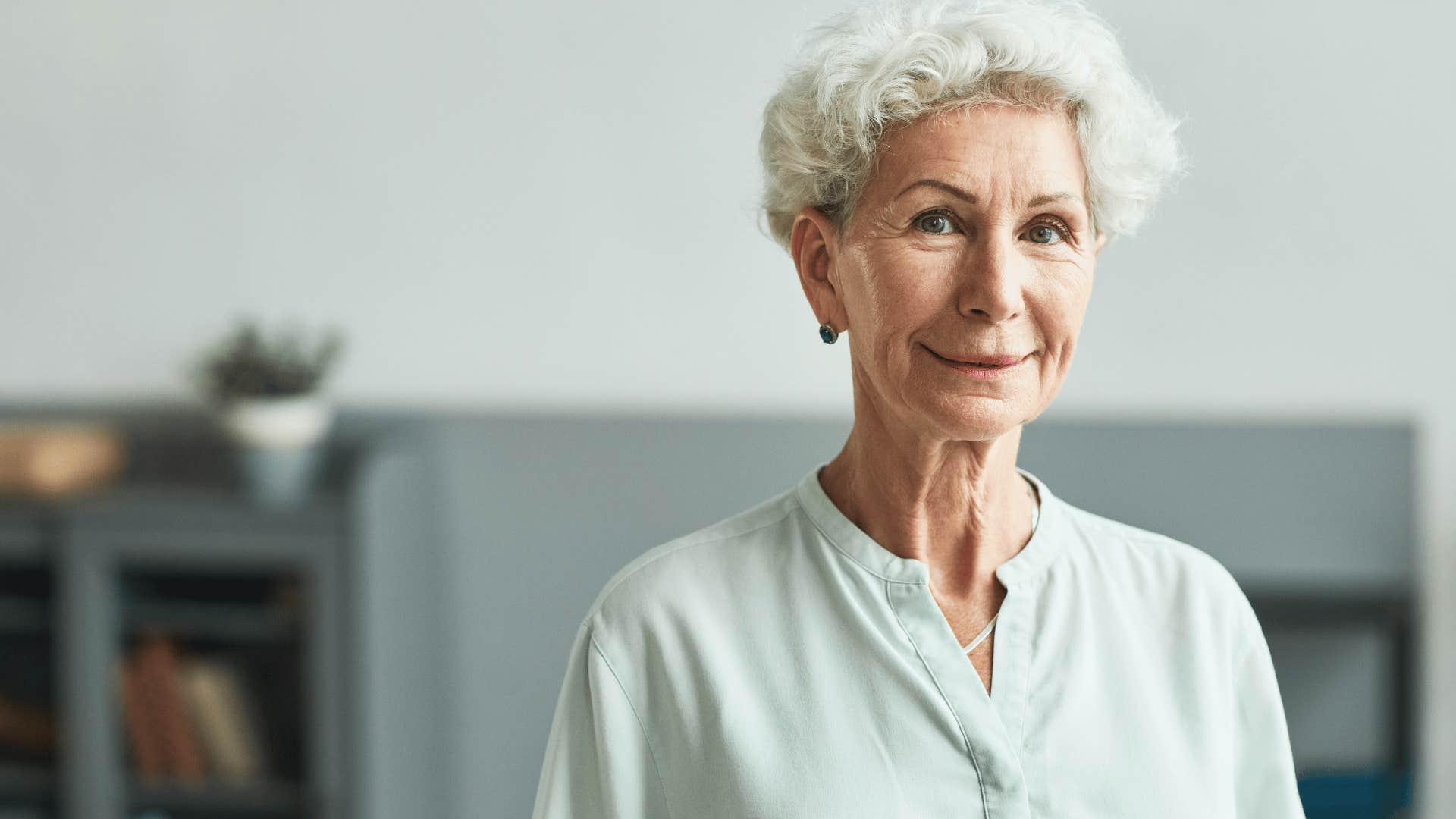 mentally sharp person in her 70s does one thing at a time