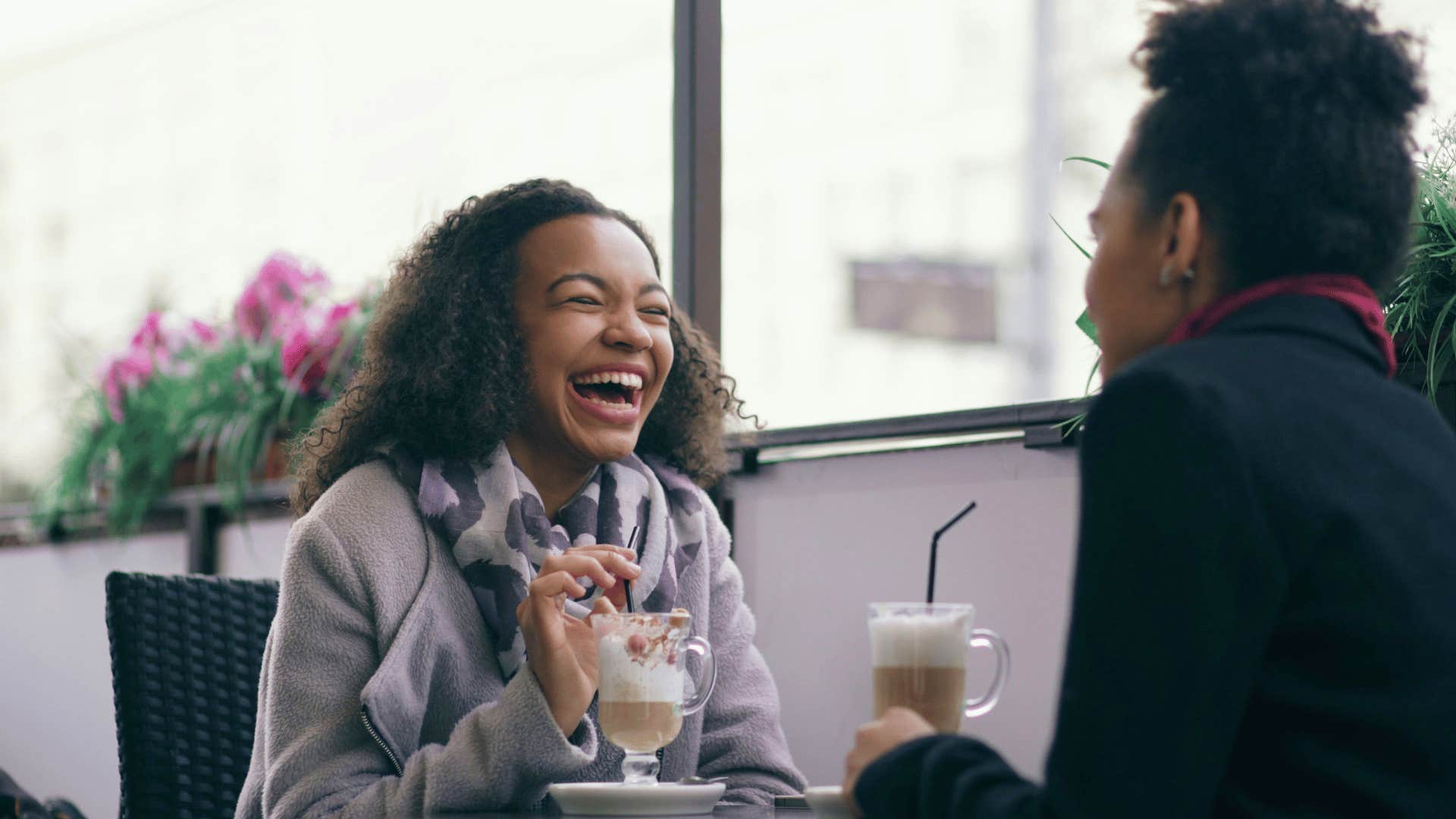 mom connecting with her friend no screens
