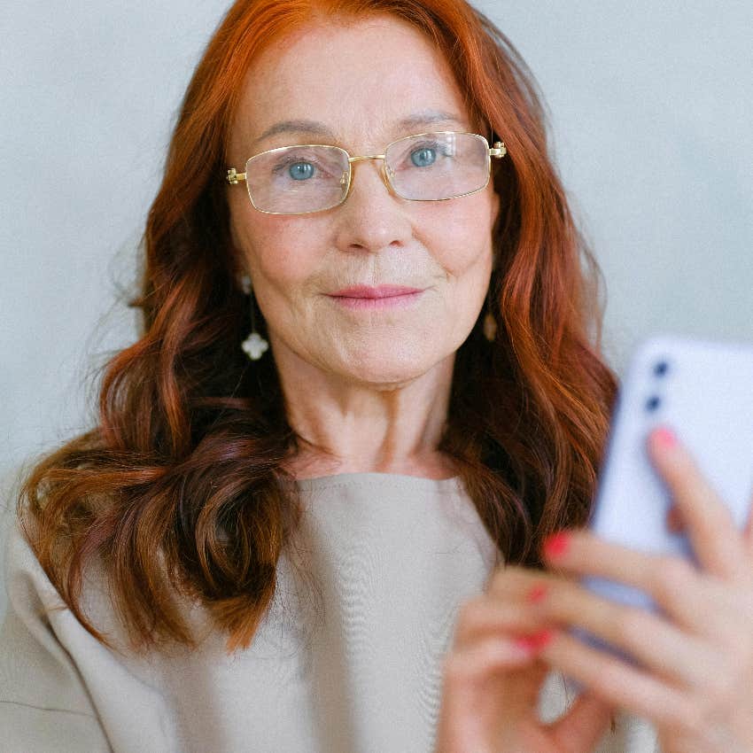 mom distracted by her phone