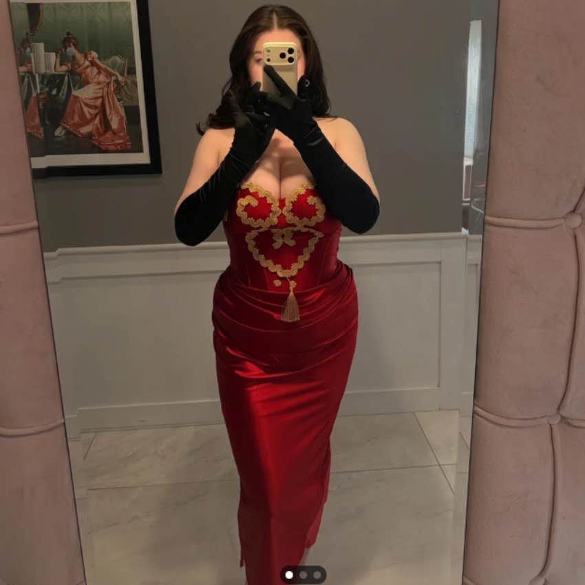 mom sends son's ex invitation wedding with dress reddit