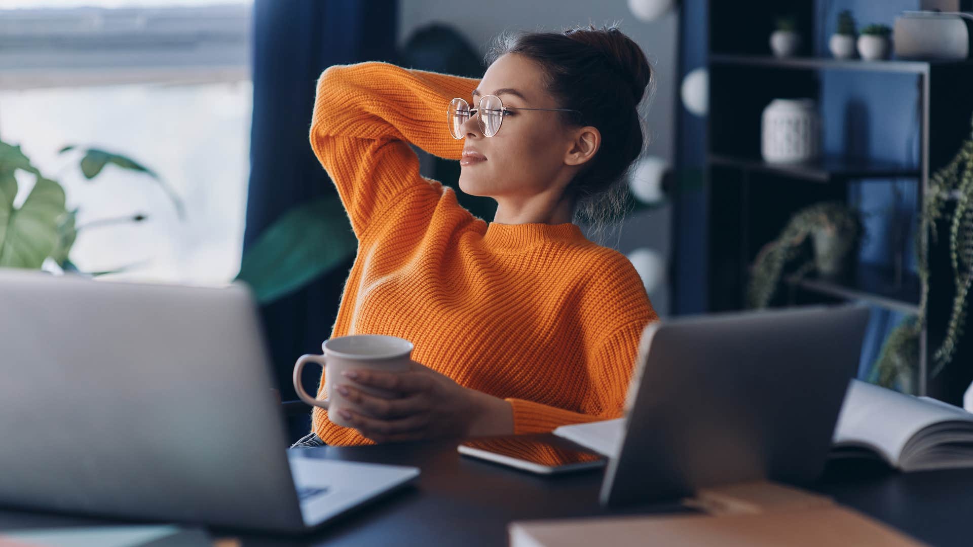 woman who reads text messages and forgets to respond getting swayed by texting culture