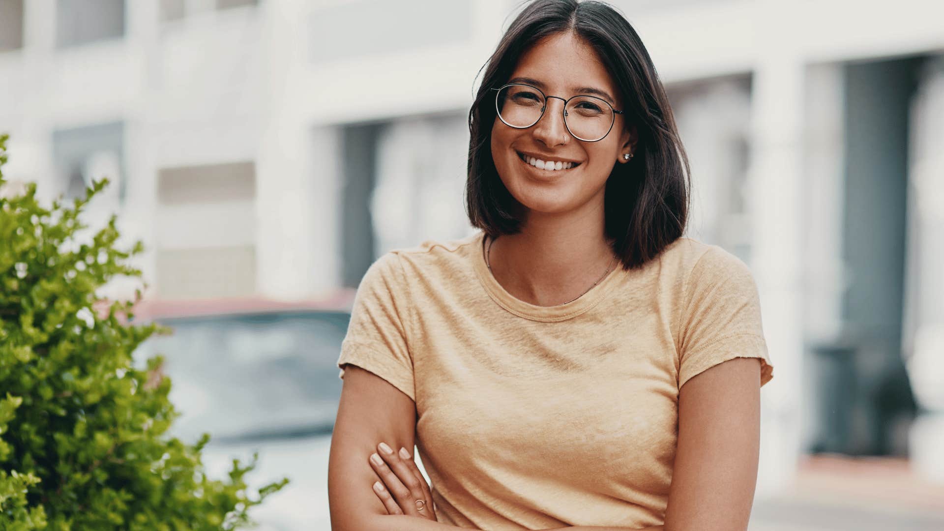 woman who always arrives a few minutes early and thinks about the consequences