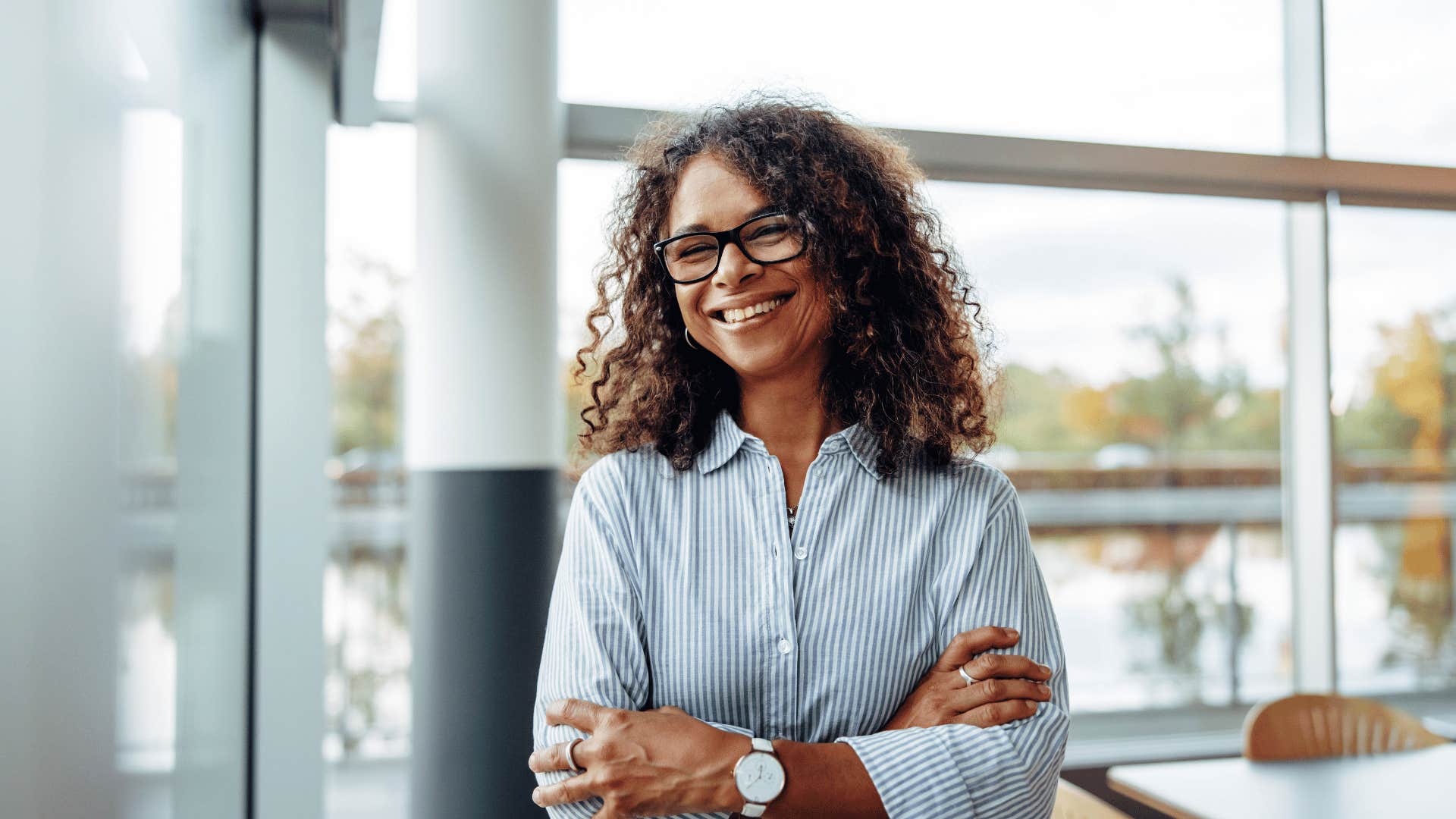 woman who always arrives a few minutes early is uncomfortable being late