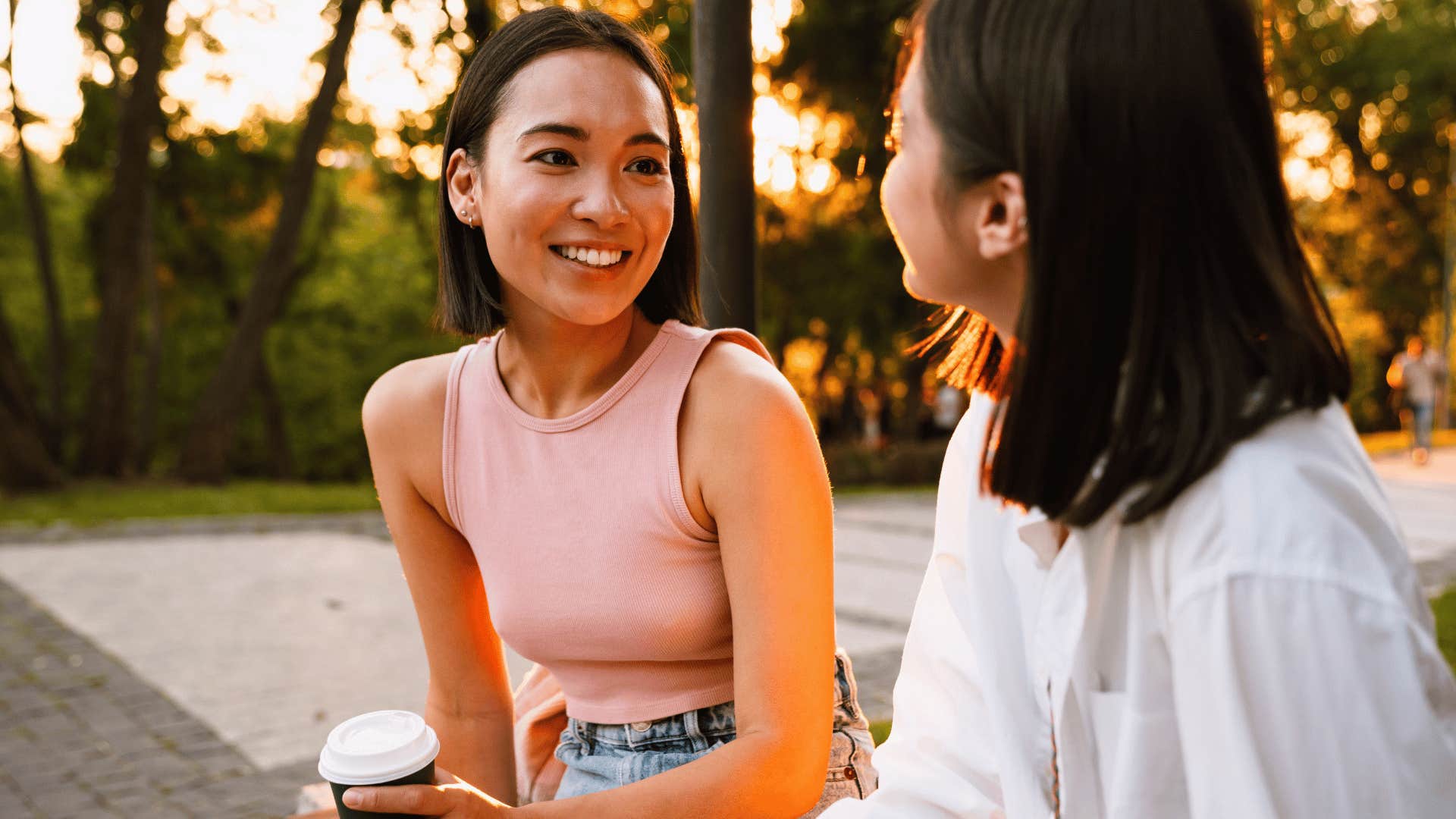 woman who is easy to talk to as she pays attention to non-verbal cues