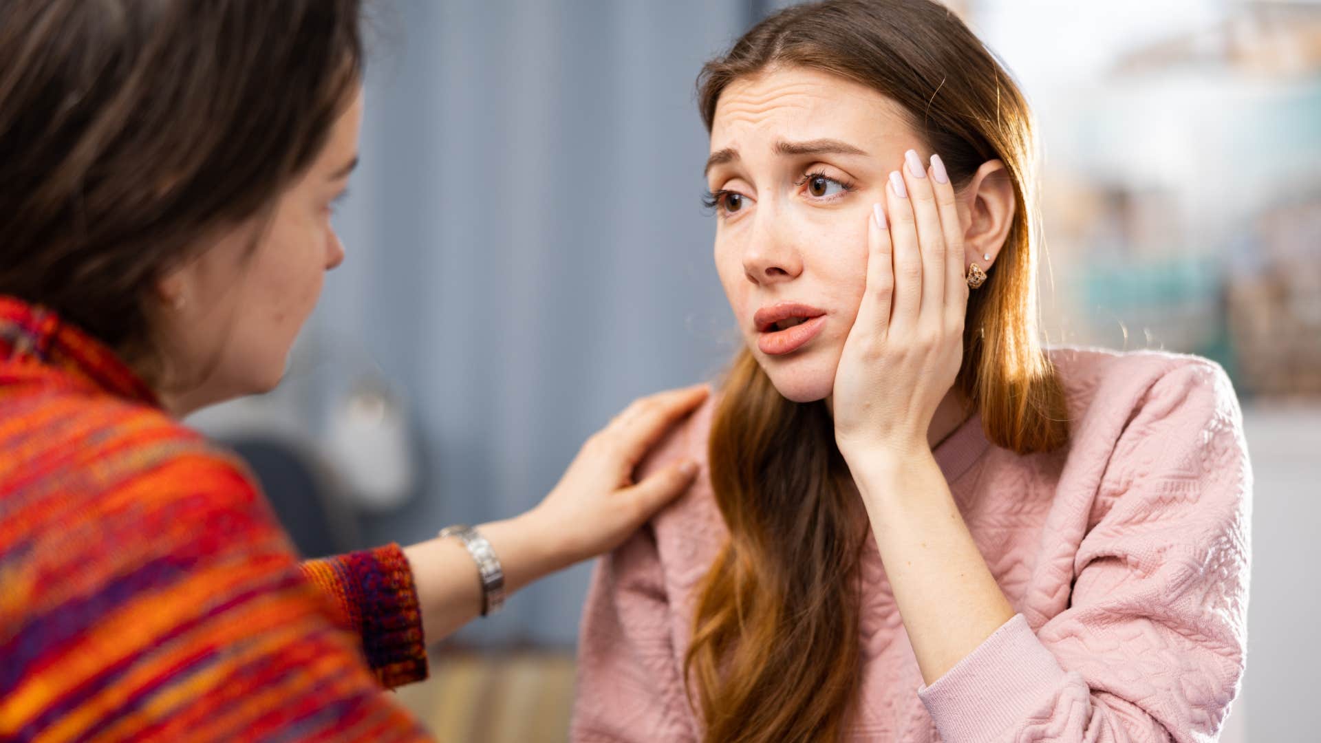 concerned woman who forms deep bonds slowly talking with a friend