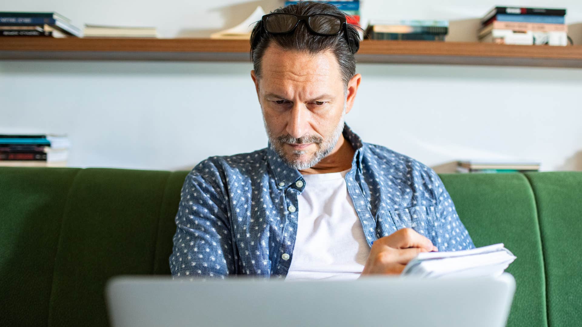 Efficient man who hates daylight saving time