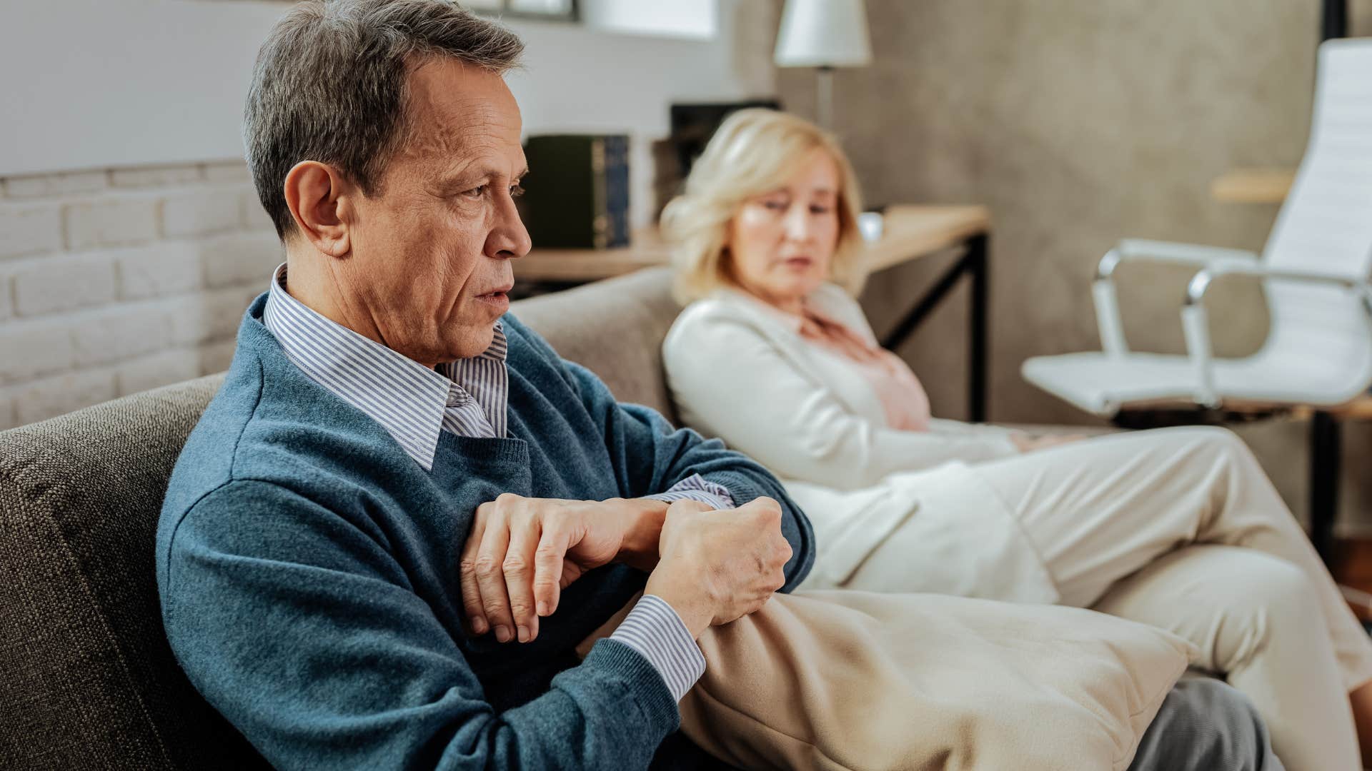 Man who hates daylight saving time because he's socially aware