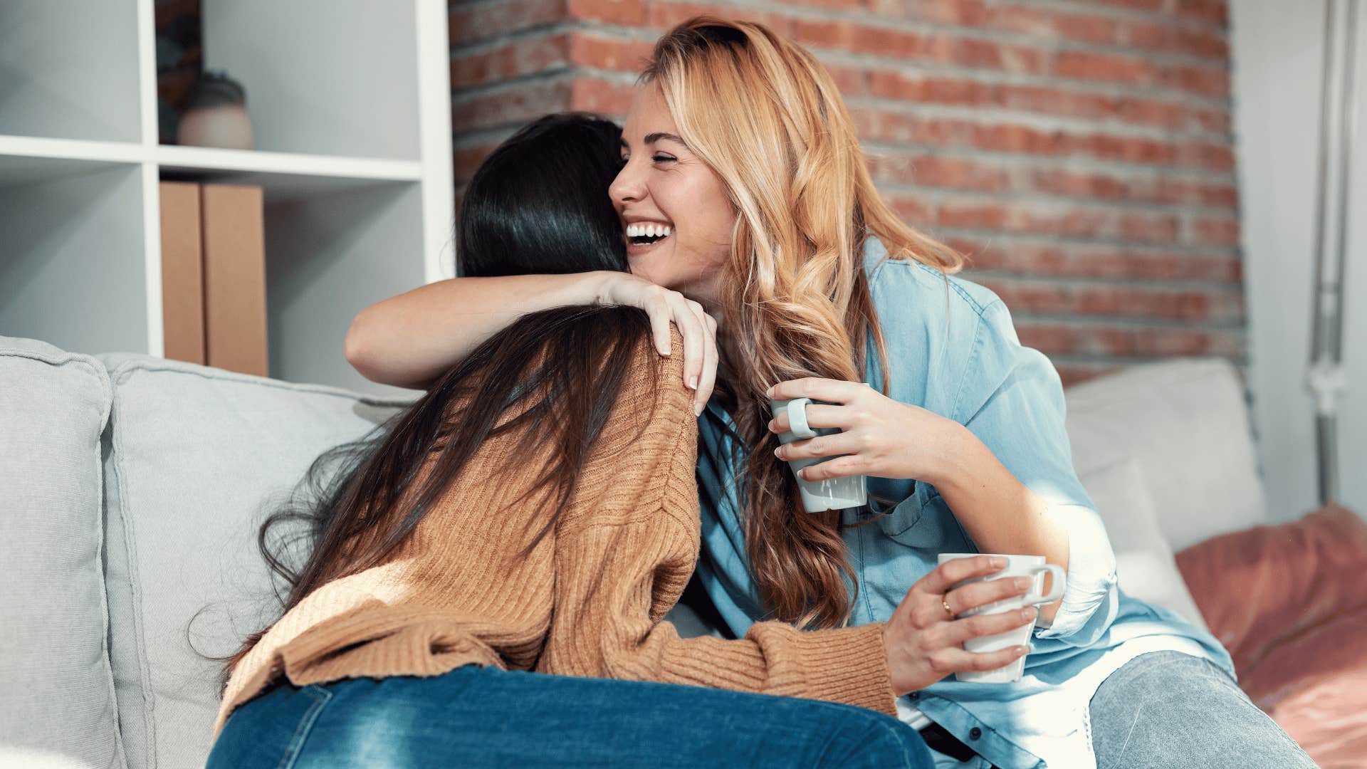 woman who maintains long friendships by respecting independence