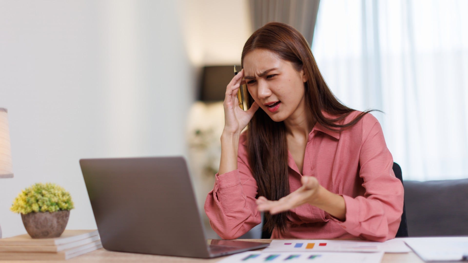 woman who remembers life before the internet feeling uneasy relying on technology