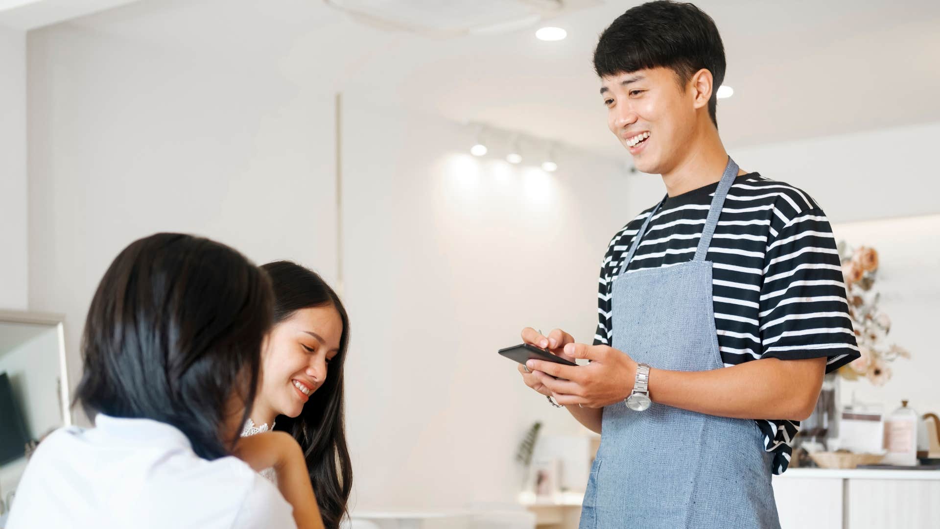 customers interacting with server aware of others around them