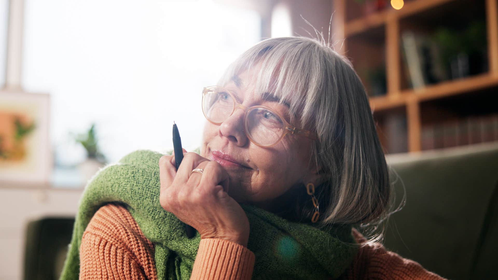 woman who uses the self-checkout at the grocery store using her imagination at home