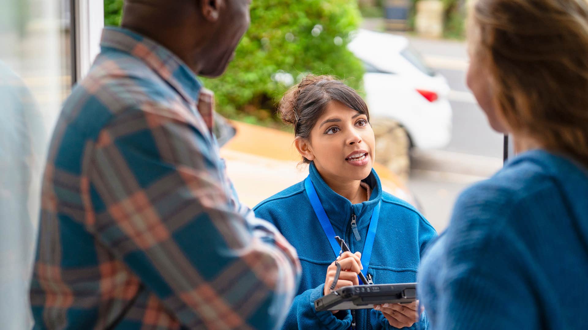couple who's incredibly kind to service workers answering door