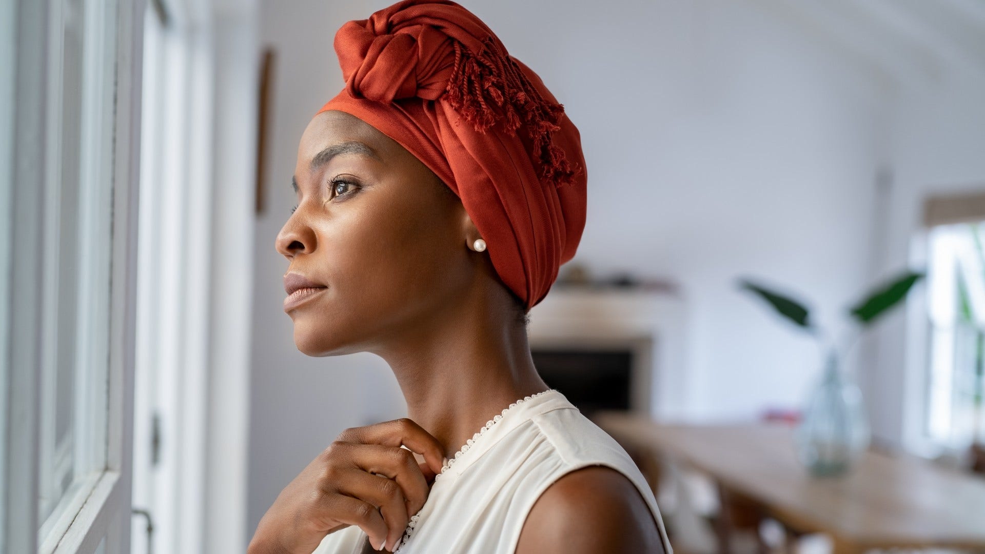 woman with a negative mindset saying i'm just being realistic