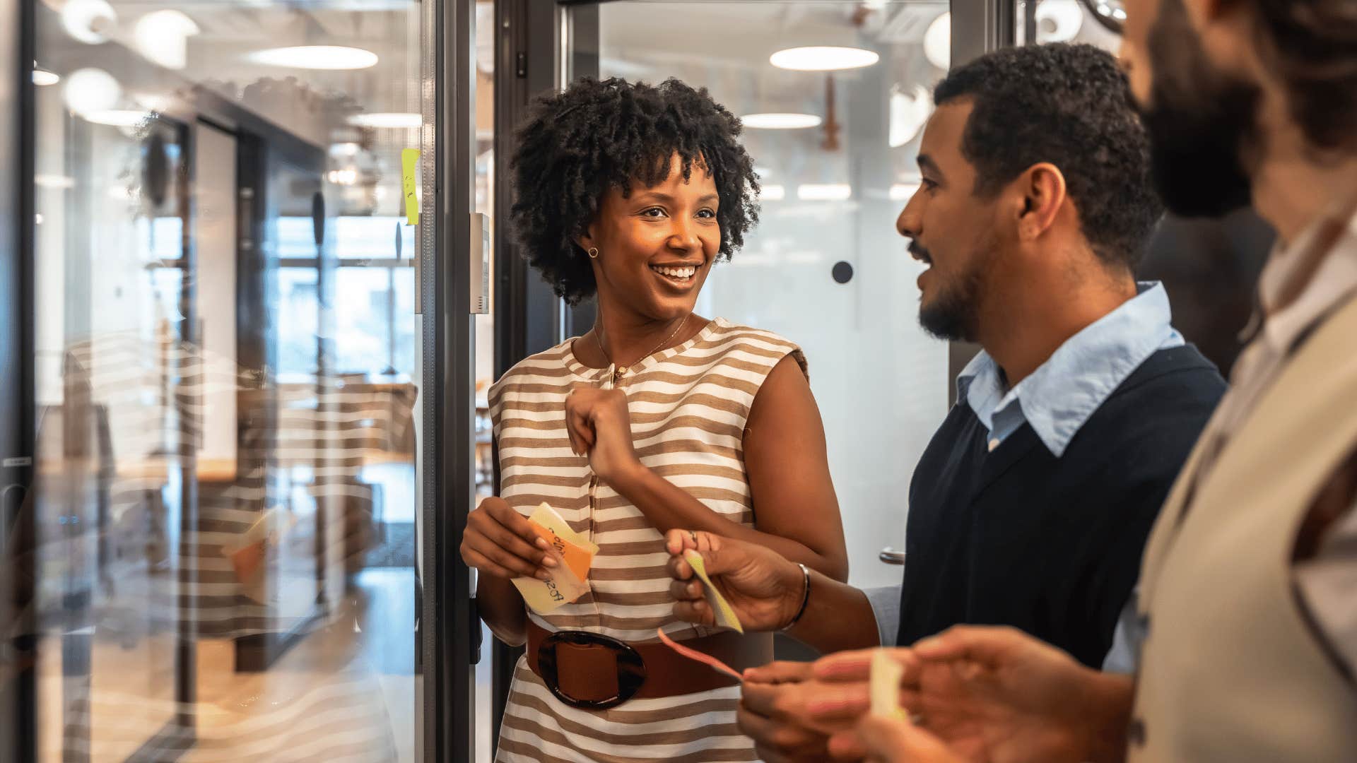 woman with a high iq says the phrase this reminds me of something related