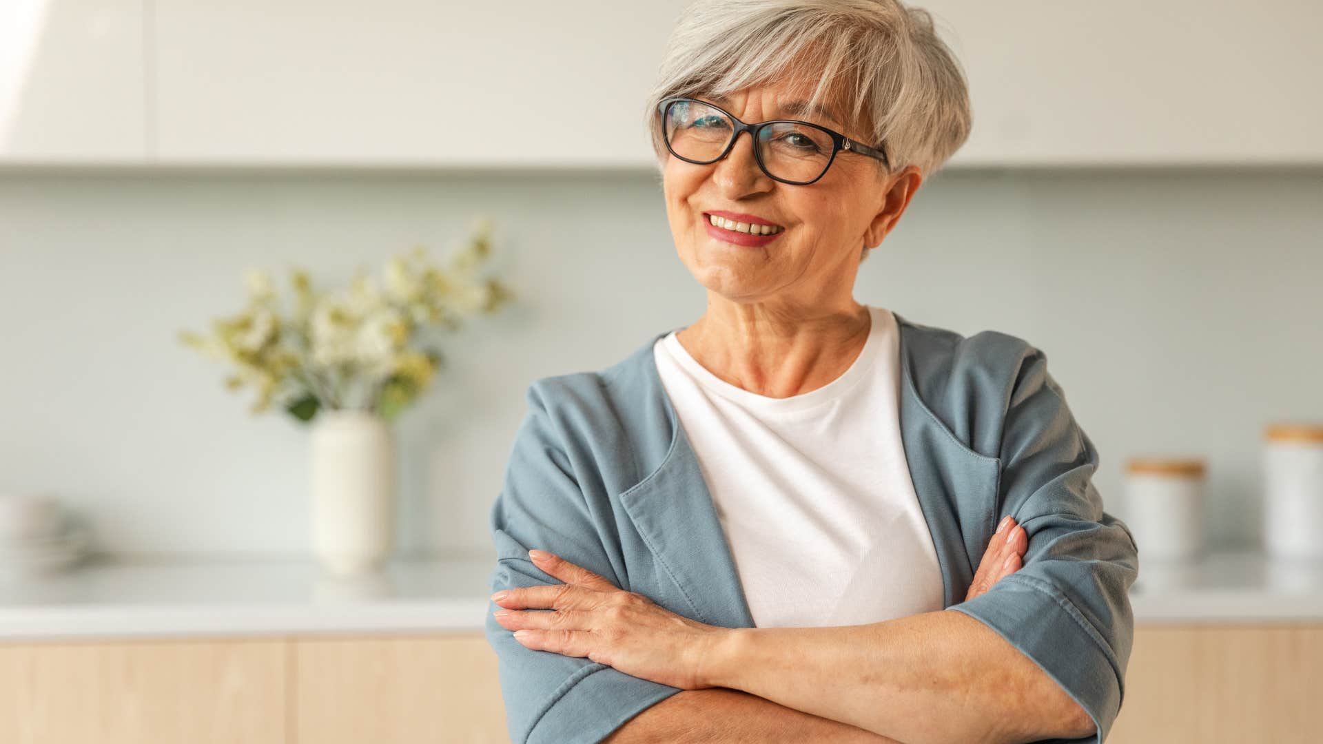 southern woman using fake polite phrase well arent you just precious