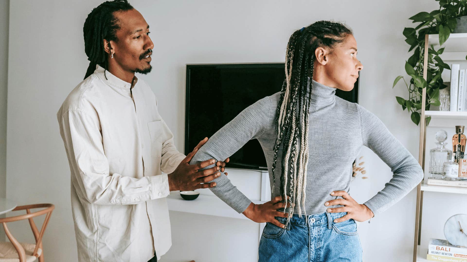 protect yourself from a narcissist by setting clear boundaries