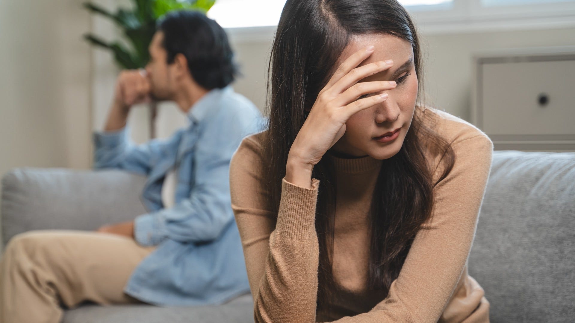 woman who does too much by lowering standards to avoid losing man who does the bare minimum