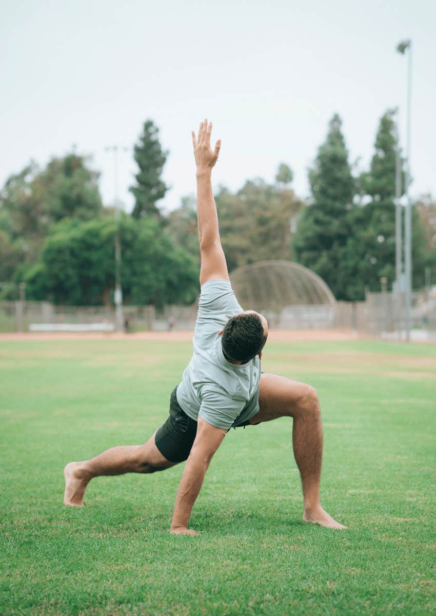 stretching can help lower blood pressure and improve heart health