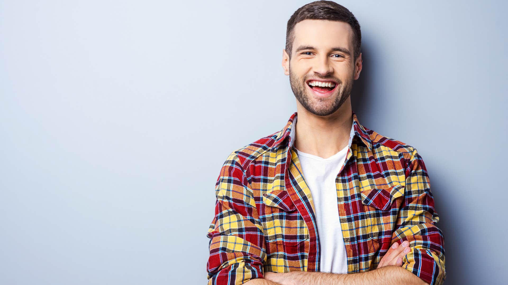 things a man will do when he likes you but is trying not to show it he acts differently around you