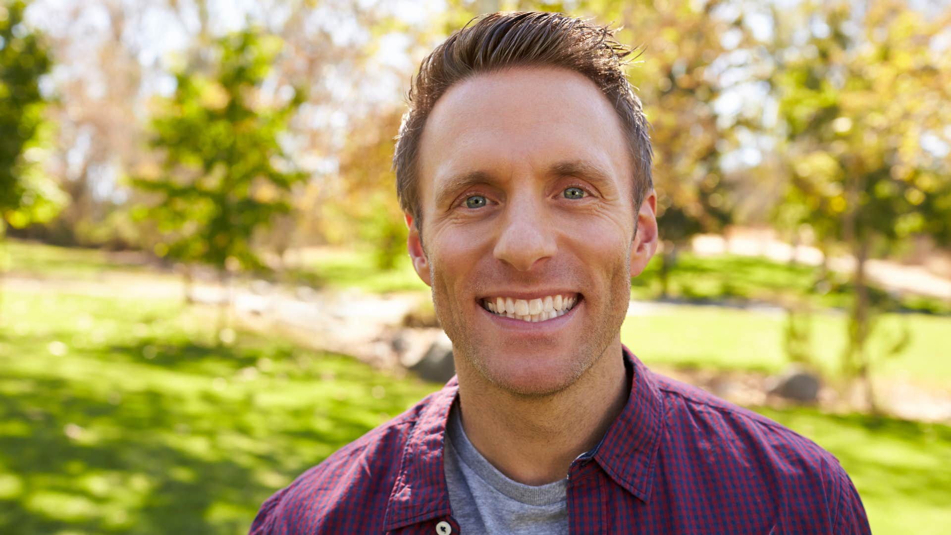 things a man will do when he likes you but is trying not to show it he opens up but then pulls back